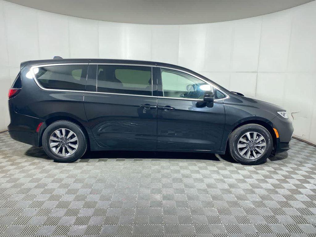 used 2023 Chrysler Pacifica Hybrid car, priced at $25,495