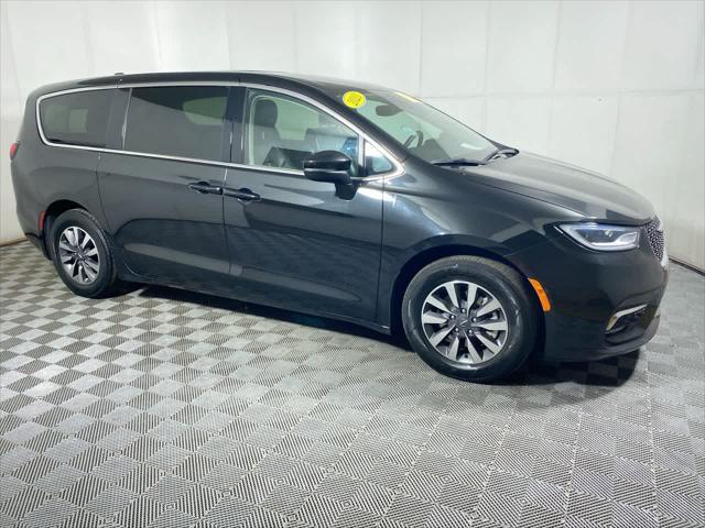 used 2023 Chrysler Pacifica Hybrid car, priced at $25,989