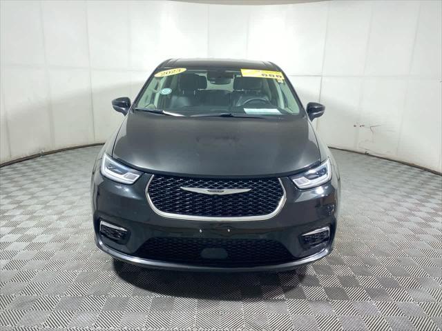 used 2023 Chrysler Pacifica Hybrid car, priced at $25,989