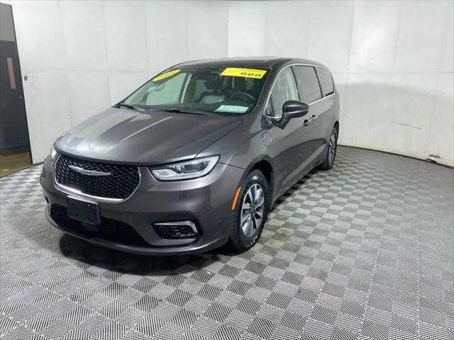 used 2022 Chrysler Pacifica Hybrid car, priced at $23,995