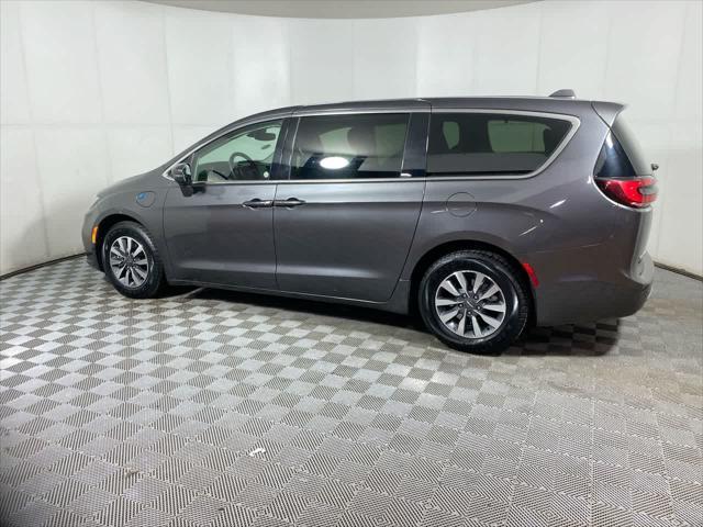 used 2022 Chrysler Pacifica Hybrid car, priced at $23,995