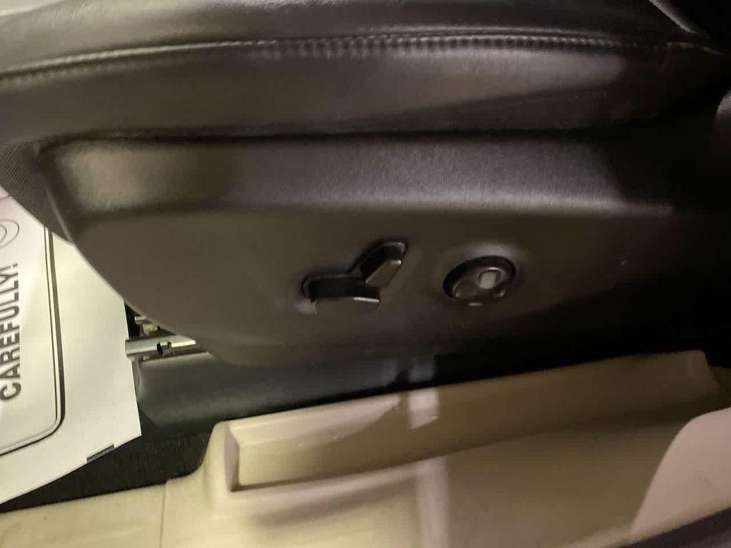 used 2024 Chrysler Pacifica car, priced at $27,395