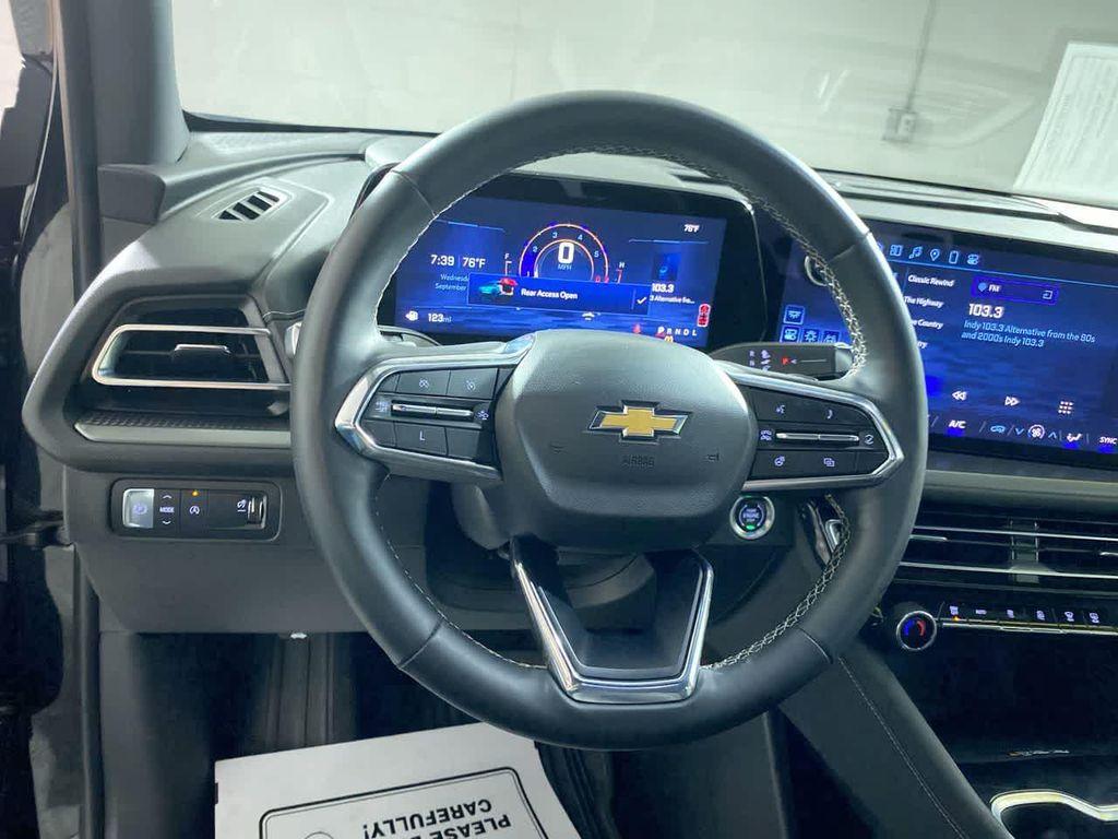 used 2025 Chevrolet Traverse car, priced at $37,795