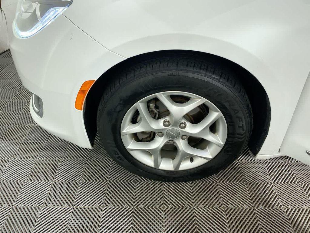 used 2020 Chrysler Pacifica car, priced at $16,890