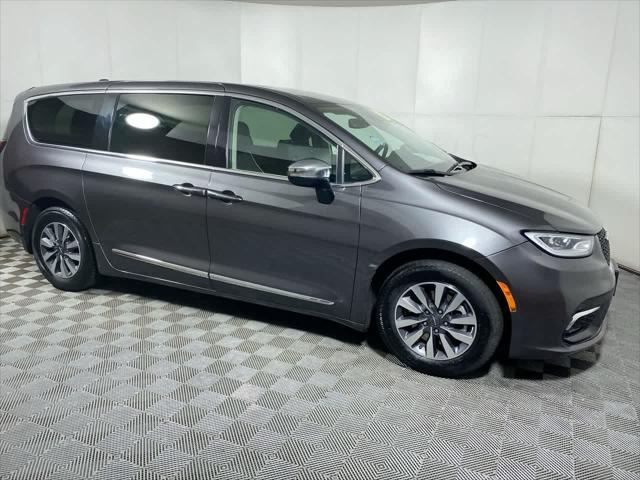 used 2023 Chrysler Pacifica Hybrid car, priced at $27,995