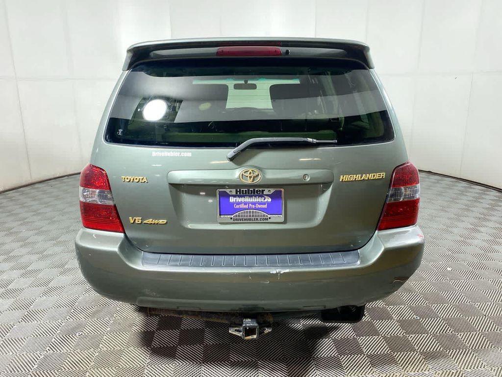 used 2004 Toyota Highlander car, priced at $4,995