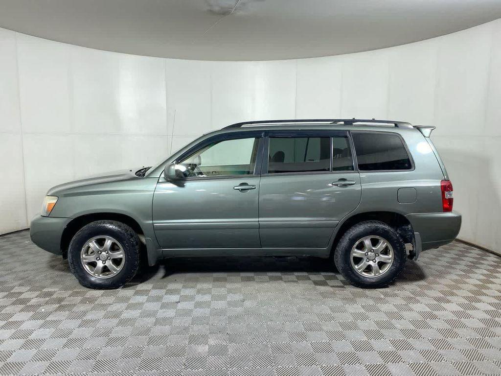 used 2004 Toyota Highlander car, priced at $4,995