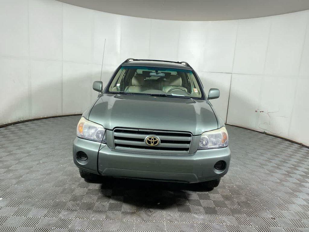 used 2004 Toyota Highlander car, priced at $4,995
