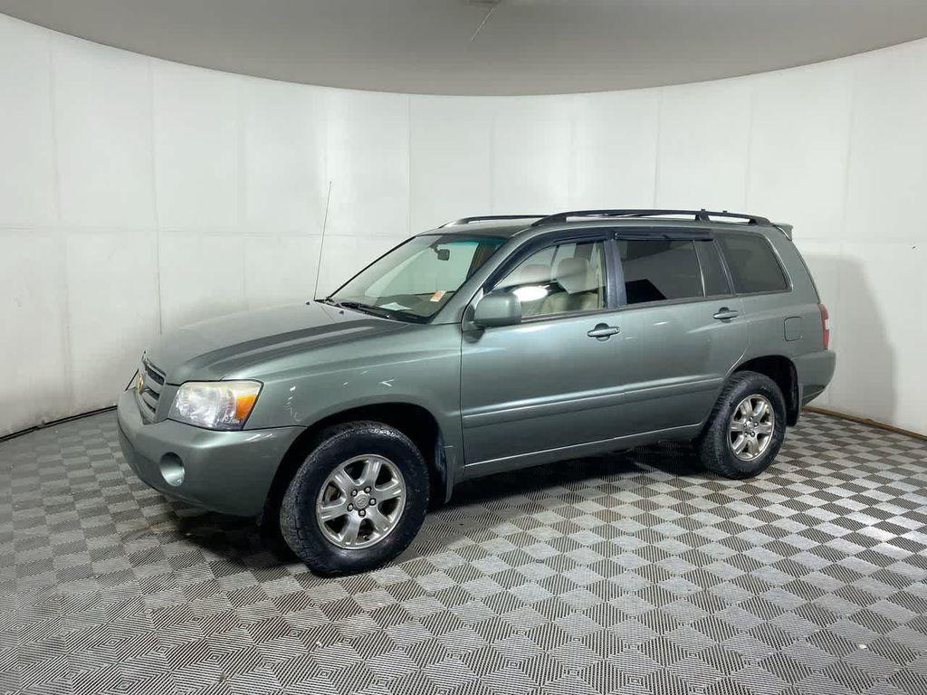 used 2004 Toyota Highlander car, priced at $4,995