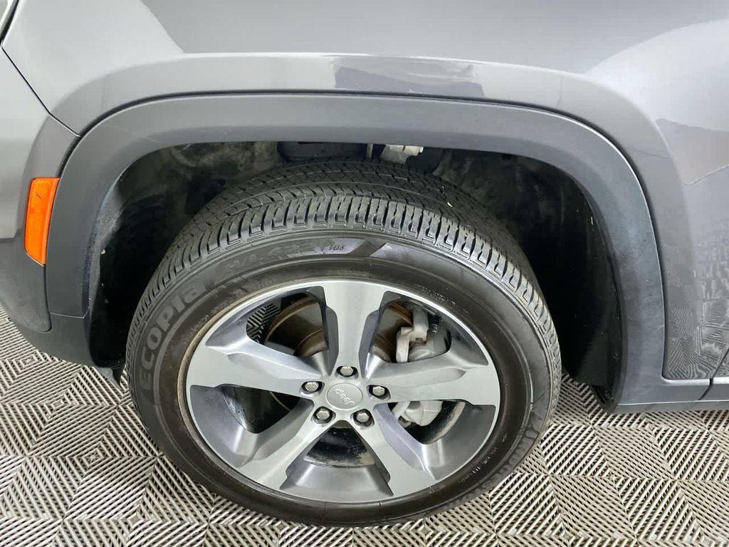 used 2024 Jeep Grand Cherokee car, priced at $39,395