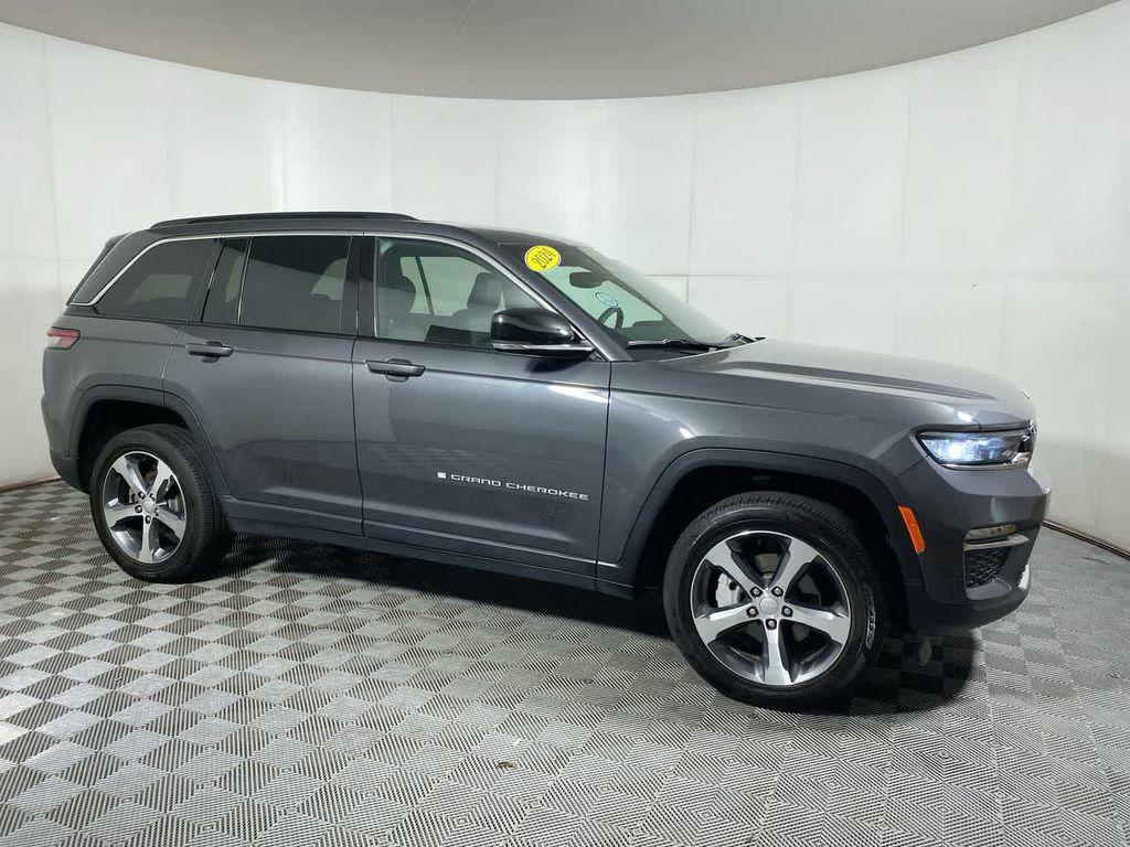 used 2024 Jeep Grand Cherokee car, priced at $39,395