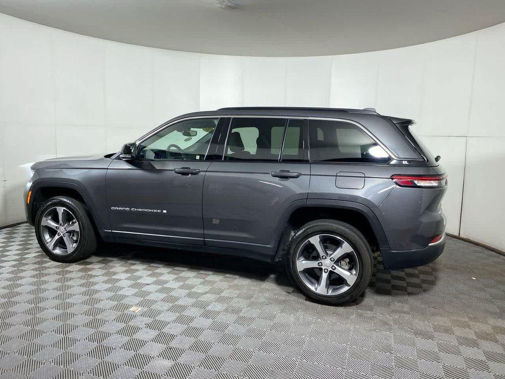 used 2024 Jeep Grand Cherokee car, priced at $39,395
