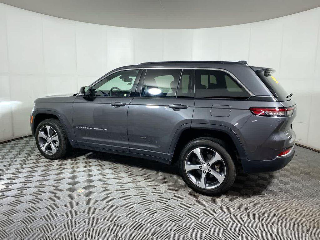 used 2024 Jeep Grand Cherokee car, priced at $39,395