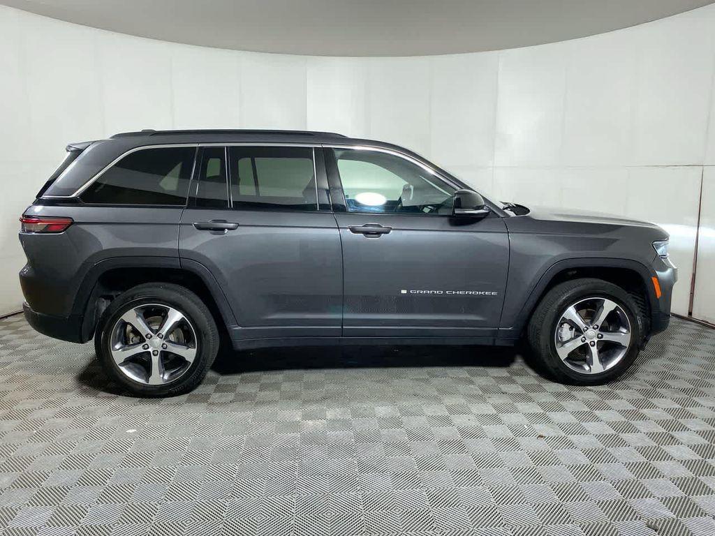 used 2024 Jeep Grand Cherokee car, priced at $39,395