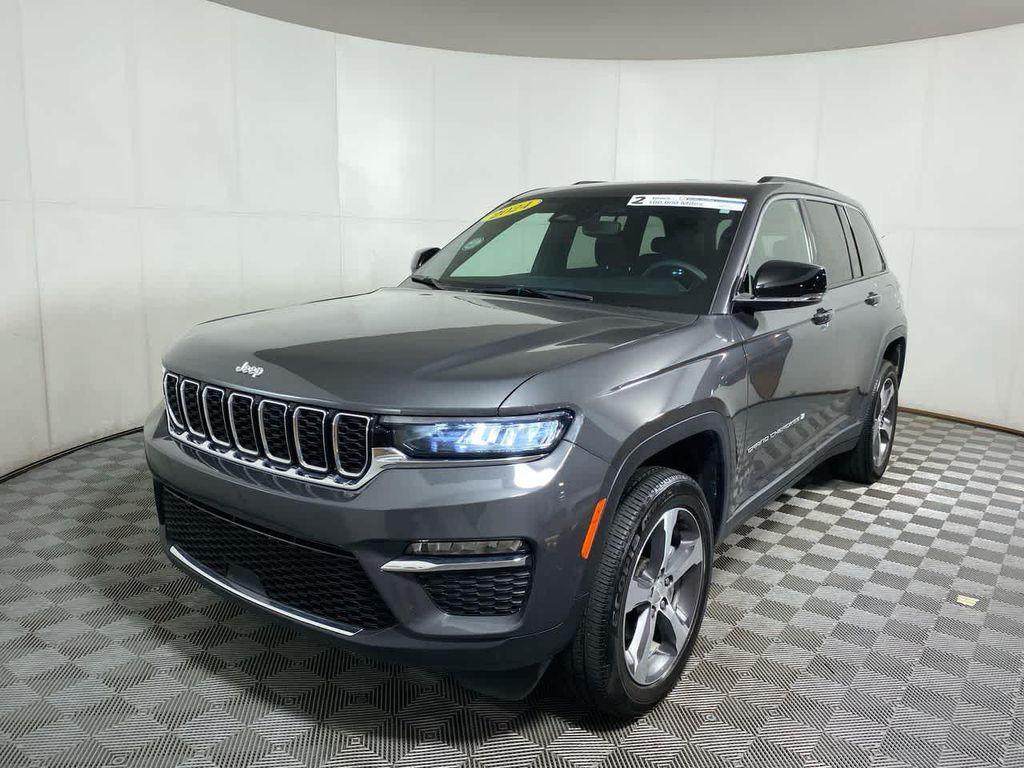 used 2024 Jeep Grand Cherokee car, priced at $39,395