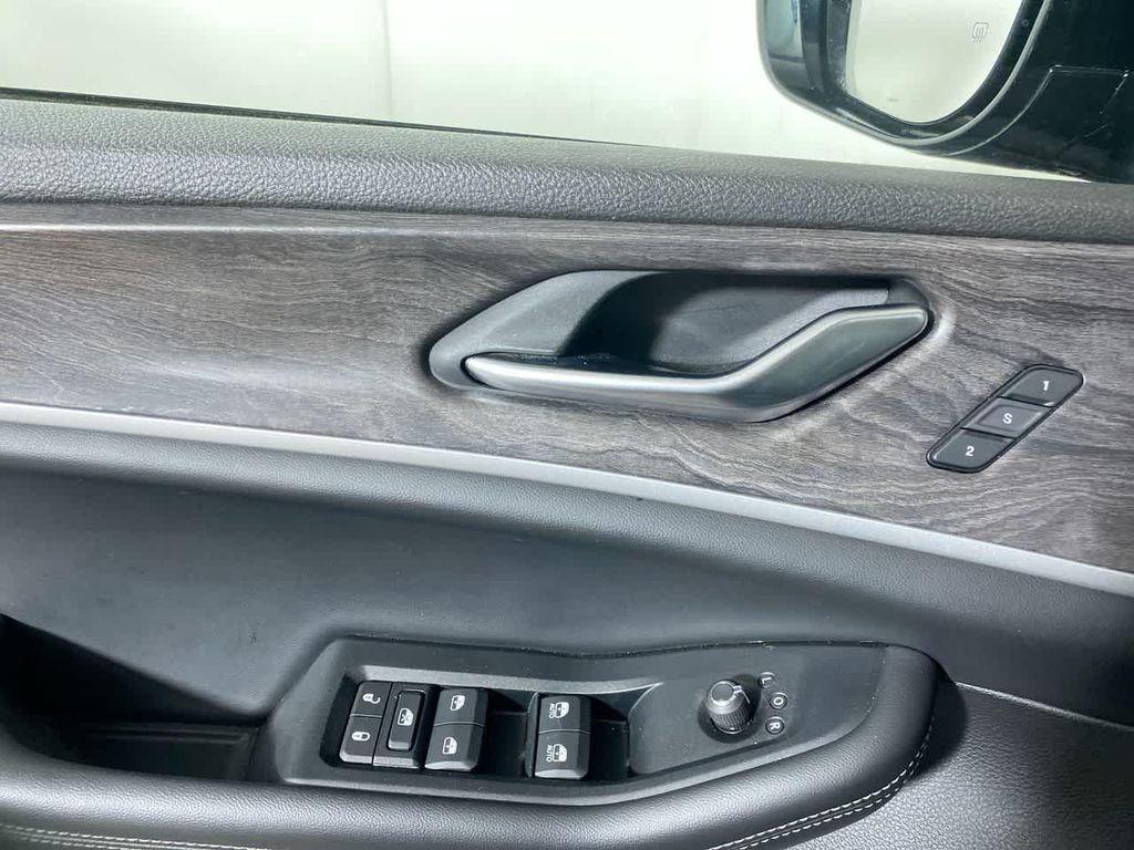 used 2023 Jeep Grand Cherokee car, priced at $29,895