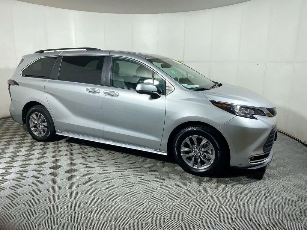 used 2023 Toyota Sienna car, priced at $40,099