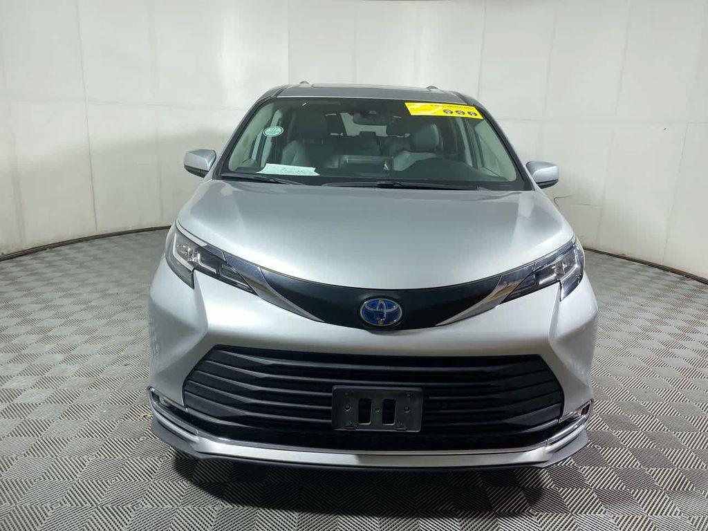 used 2023 Toyota Sienna car, priced at $40,099