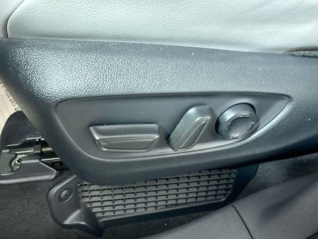 used 2023 Toyota Sienna car, priced at $40,099