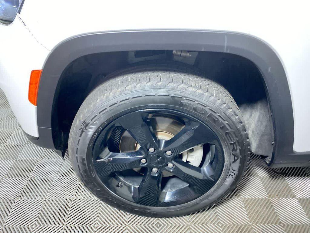 used 2023 Jeep Grand Cherokee L car, priced at $27,995
