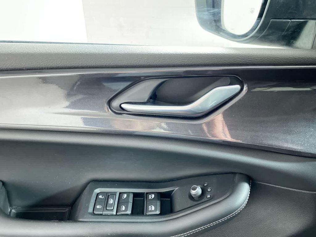 used 2023 Jeep Grand Cherokee car, priced at $28,495