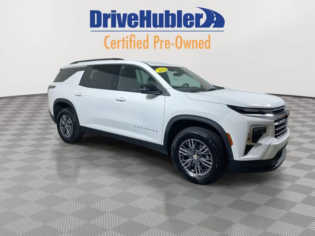 used 2025 Chevrolet Traverse car, priced at $37,495