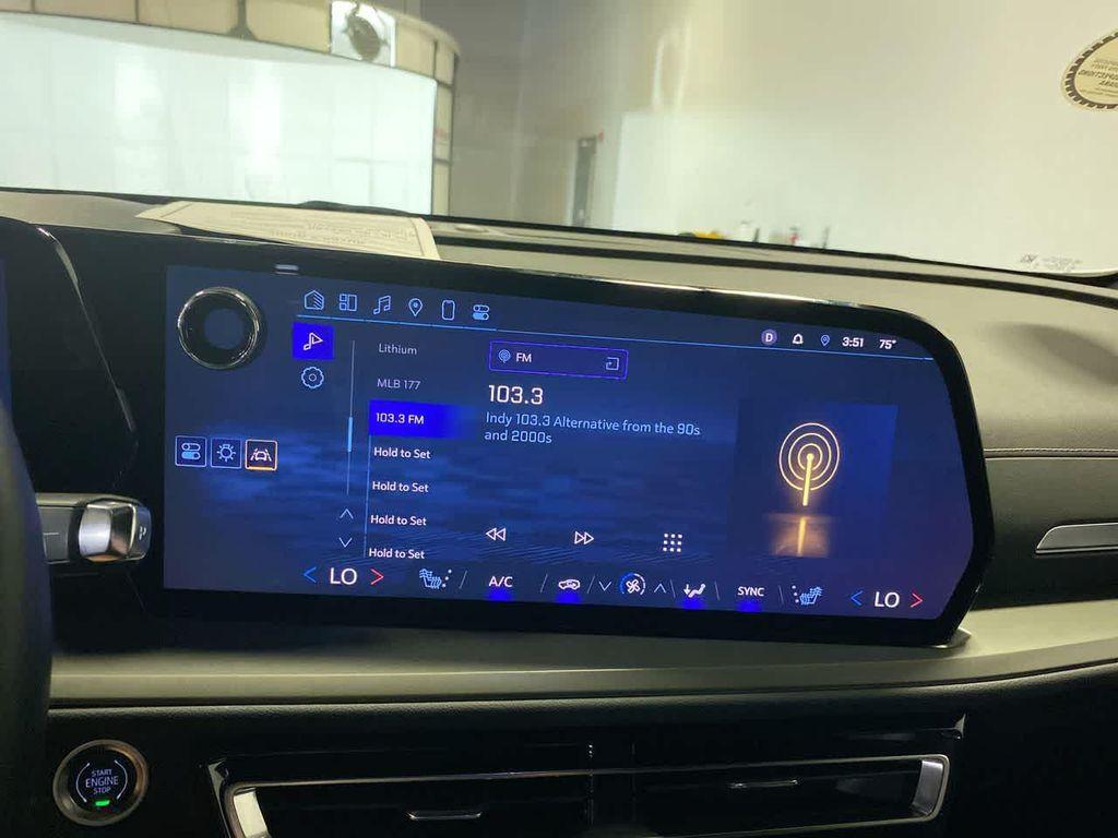 used 2025 Chevrolet Traverse car, priced at $37,495