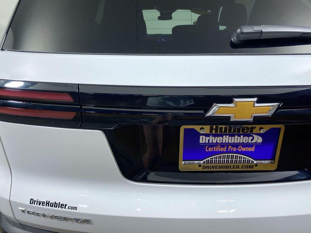 used 2025 Chevrolet Traverse car, priced at $37,495
