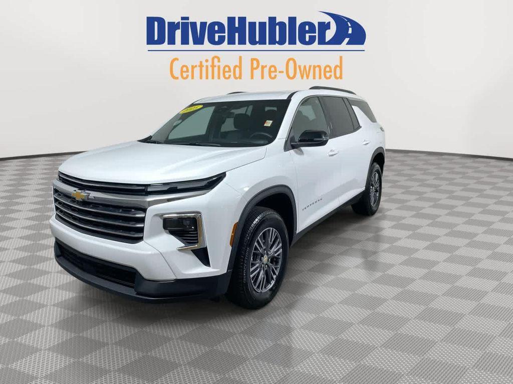 used 2025 Chevrolet Traverse car, priced at $37,495
