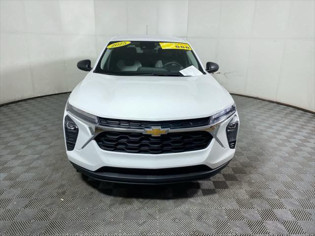 used 2025 Chevrolet Trax car, priced at $24,825