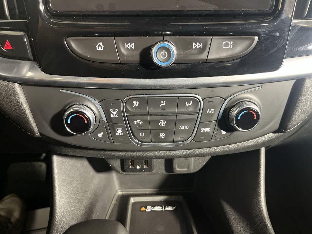 used 2022 Chevrolet Traverse car, priced at $26,995