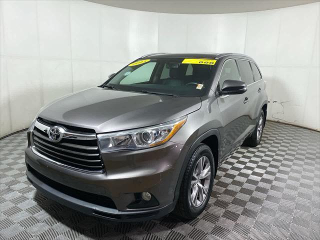 used 2015 Toyota Highlander car, priced at $23,995