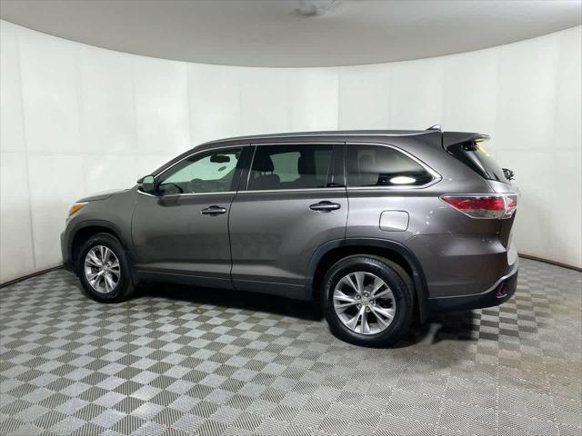used 2015 Toyota Highlander car, priced at $23,995