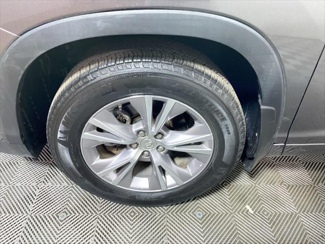 used 2015 Toyota Highlander car, priced at $23,995