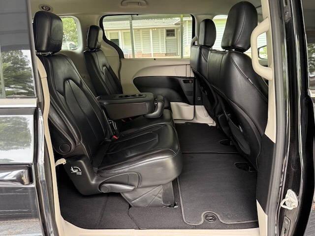 used 2017 Chrysler Pacifica car, priced at $11,450