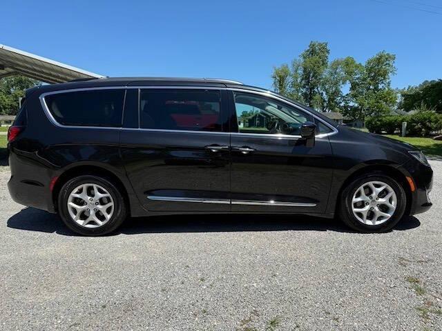 used 2017 Chrysler Pacifica car, priced at $11,450