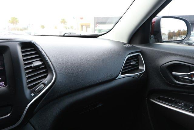 used 2019 Jeep Cherokee car, priced at $9,990