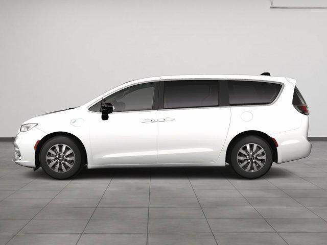 new 2024 Chrysler Pacifica Hybrid car, priced at $53,267