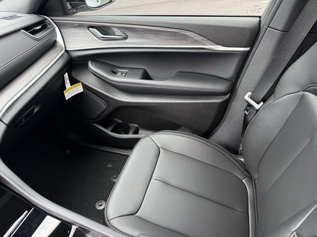 new 2025 Jeep Grand Cherokee L car, priced at $50,220