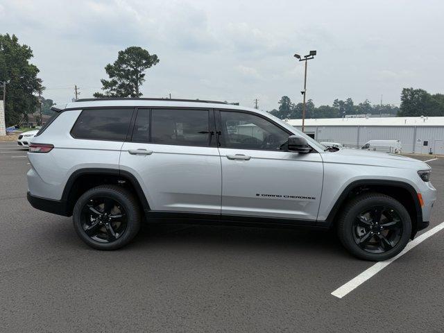 new 2025 Jeep Grand Cherokee L car, priced at $50,220