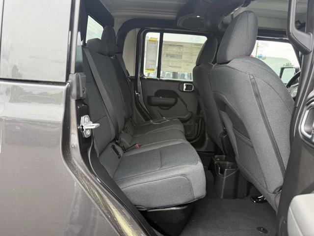 new 2025 Jeep Gladiator car, priced at $40,320