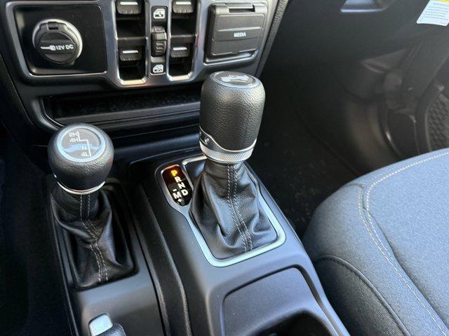 new 2025 Jeep Wrangler car, priced at $44,075