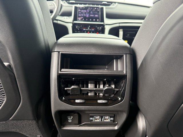 new 2025 Jeep Grand Cherokee car, priced at $44,135