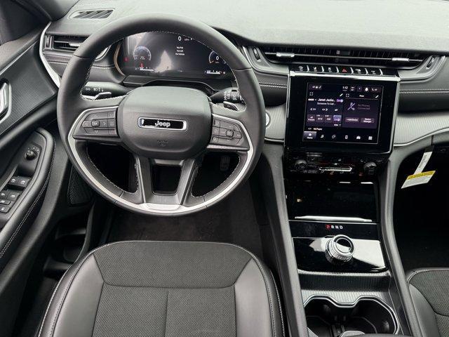 new 2025 Jeep Grand Cherokee car, priced at $44,135