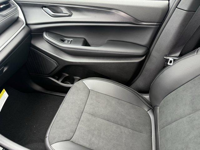 new 2025 Jeep Grand Cherokee car, priced at $44,135
