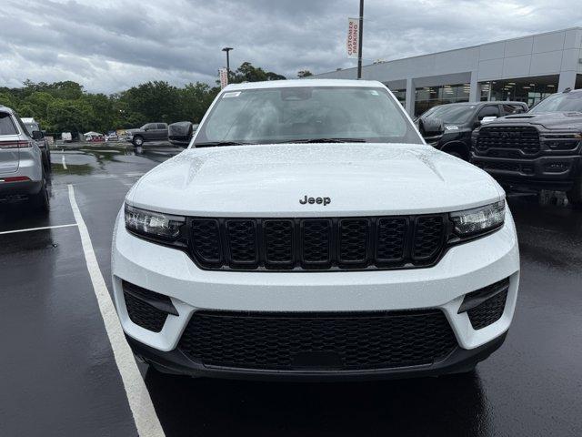 new 2025 Jeep Grand Cherokee car, priced at $44,135