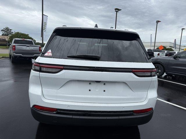 new 2025 Jeep Grand Cherokee car, priced at $44,135