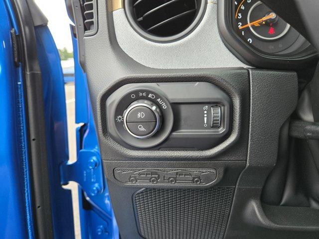 new 2025 Jeep Gladiator car, priced at $40,952