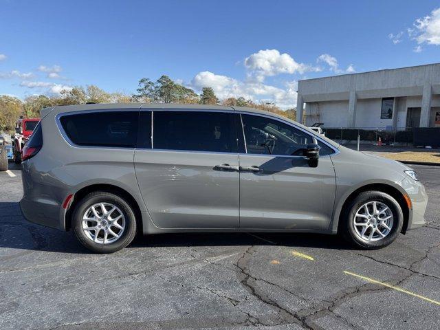 new 2025 Chrysler Pacifica car, priced at $48,756