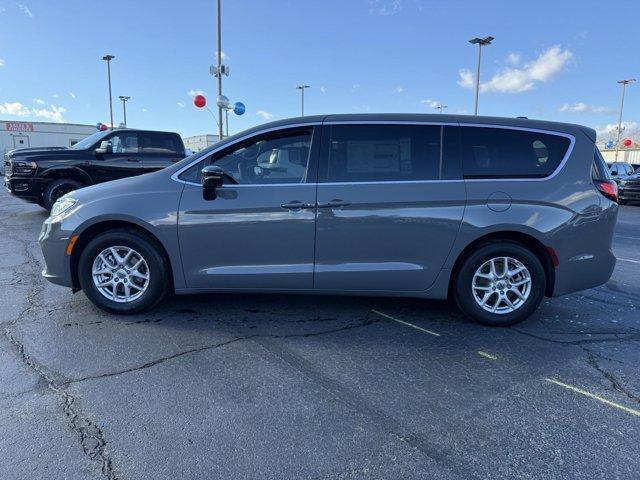 new 2025 Chrysler Pacifica car, priced at $48,756